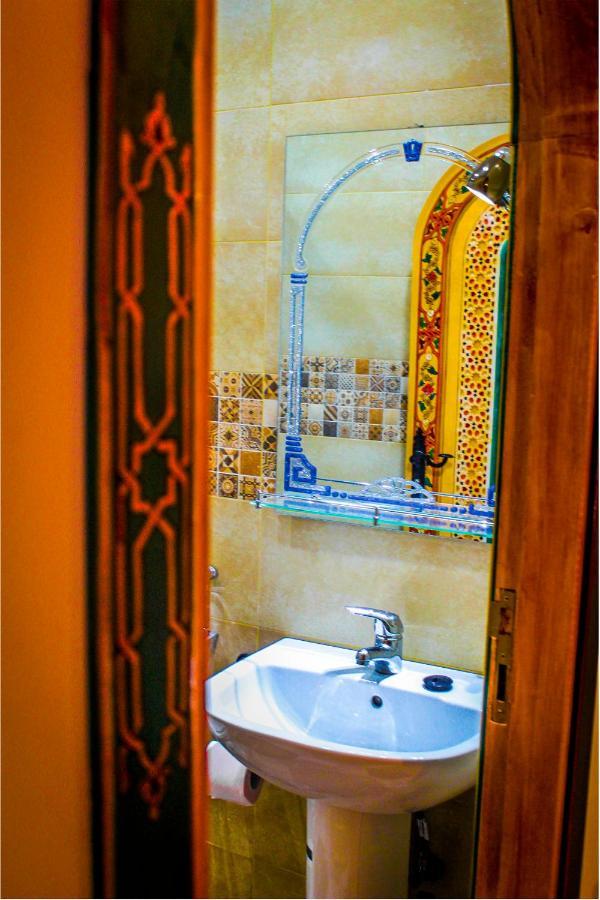 Riad Azemmat Chefchaouen Luaran gambar